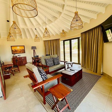 Hwange Safari Lodge Dete Buitenkant foto