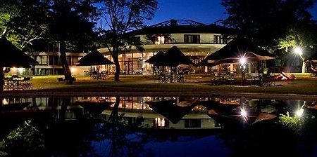 Hwange Safari Lodge Dete Buitenkant foto