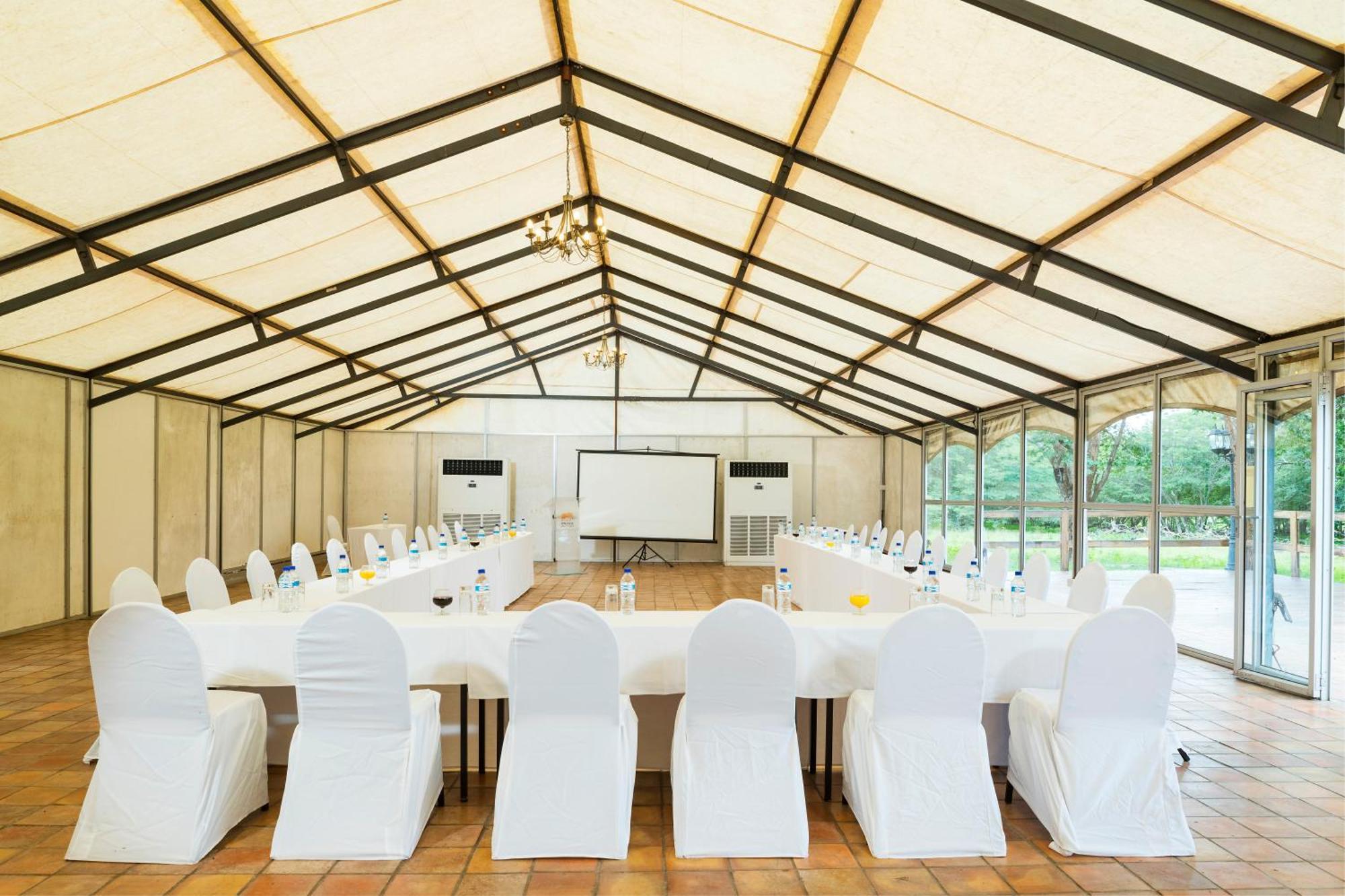 Hwange Safari Lodge Dete Buitenkant foto