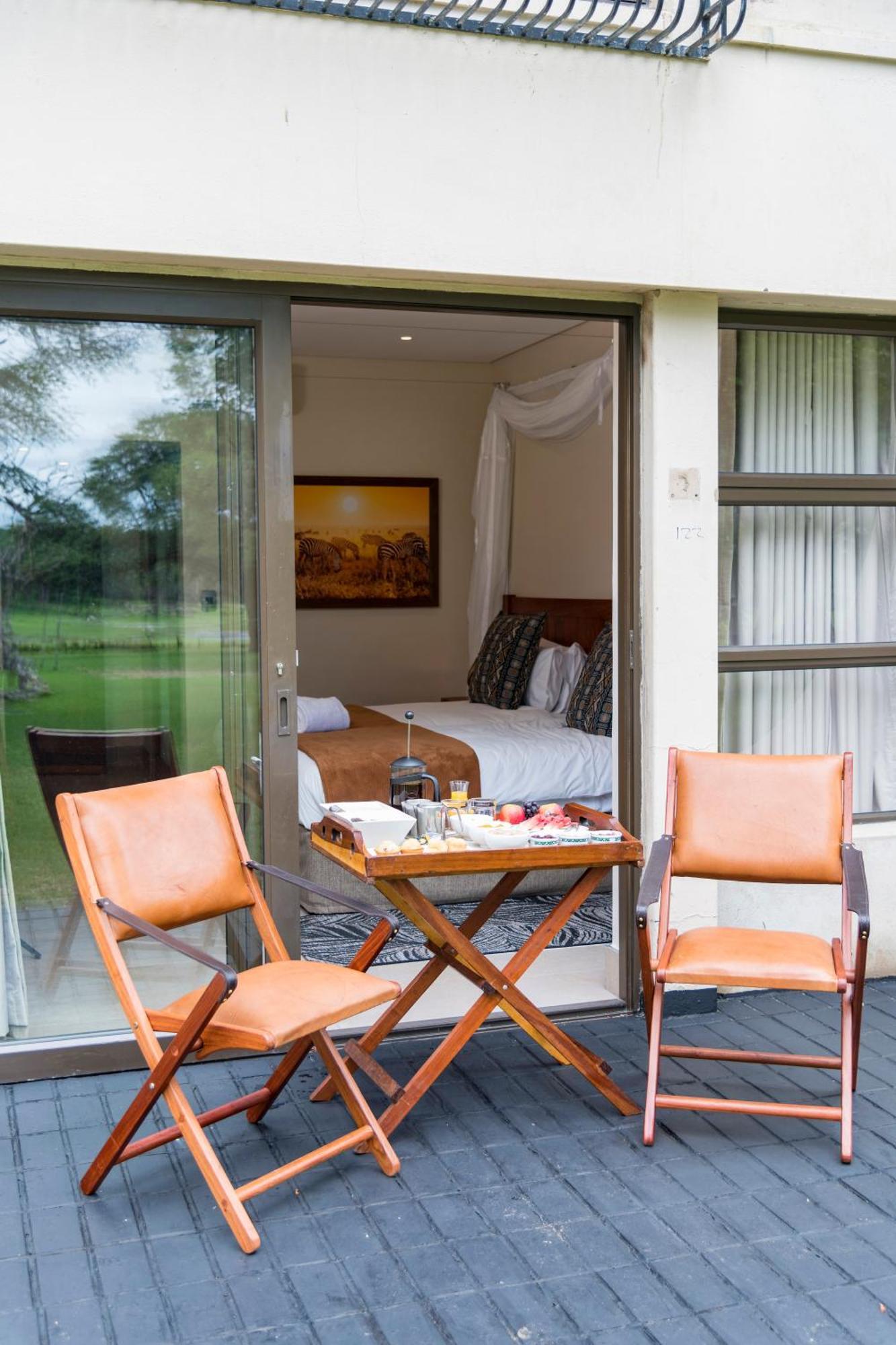 Hwange Safari Lodge Dete Buitenkant foto