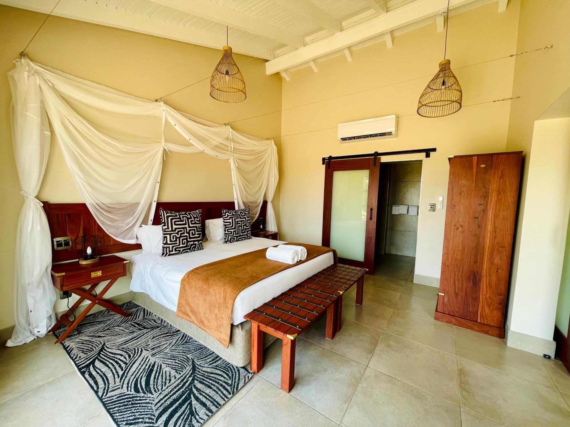 Hwange Safari Lodge Dete Buitenkant foto