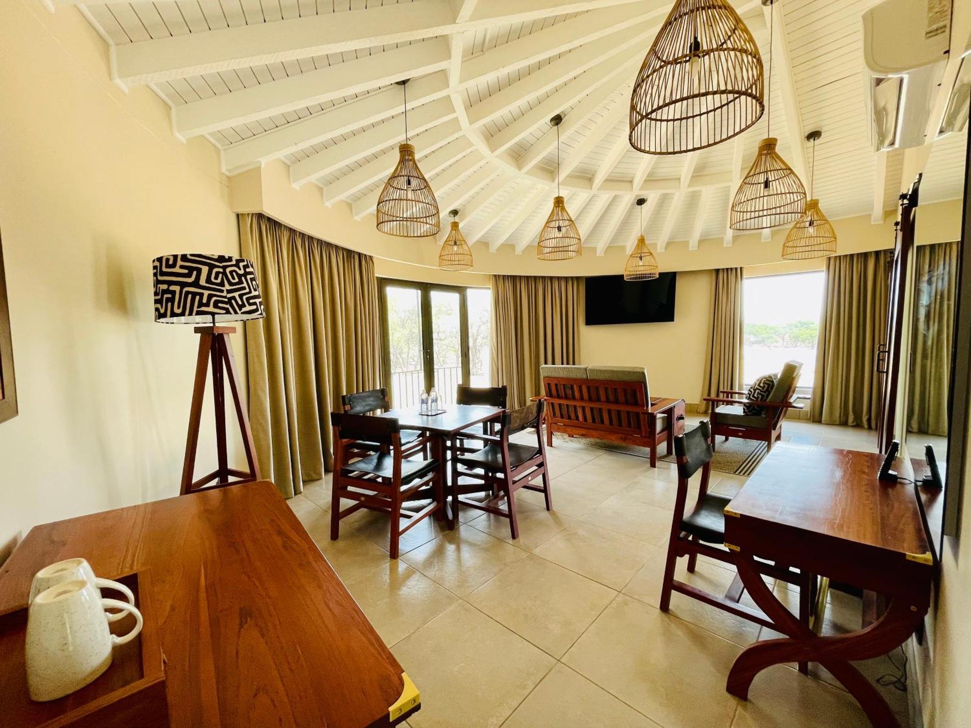 Hwange Safari Lodge Dete Buitenkant foto