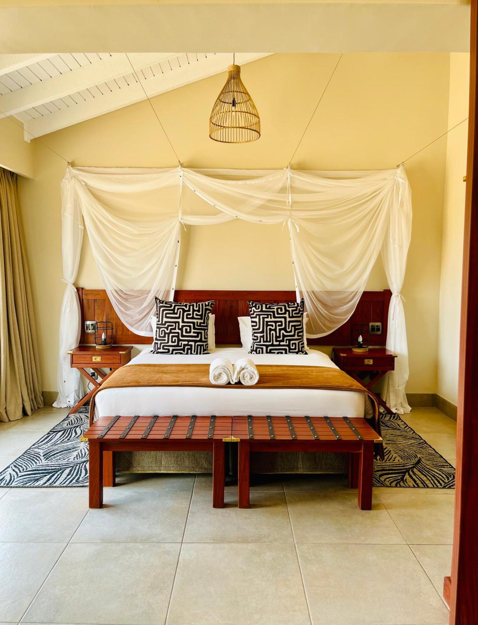 Hwange Safari Lodge Dete Buitenkant foto